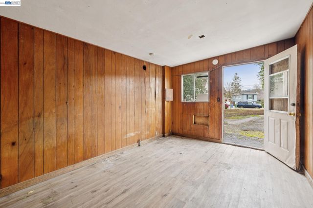 1856 Almond Ave, Walnut Creek, CA 94596