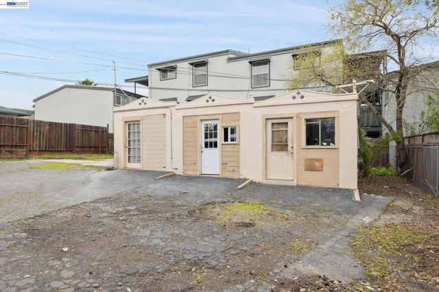 1856 Almond Ave, Walnut Creek, CA 94596