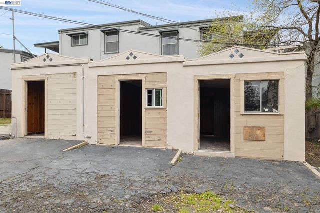 1856 Almond Ave, Walnut Creek, CA 94596