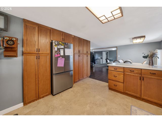 301 WINERY Ln, Roseburg, OR 97471