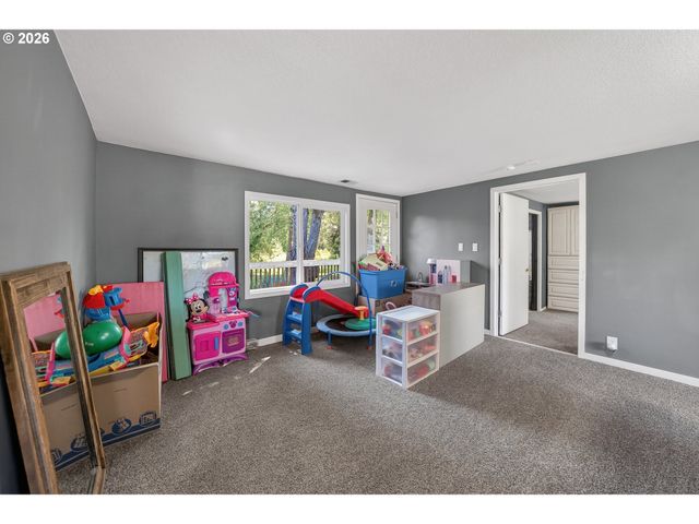 301 WINERY Ln, Roseburg, OR 97471