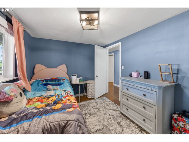 301 WINERY Ln, Roseburg, OR 97471