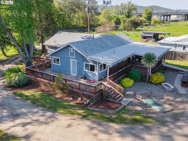 301 WINERY Ln, Roseburg, OR 97471
