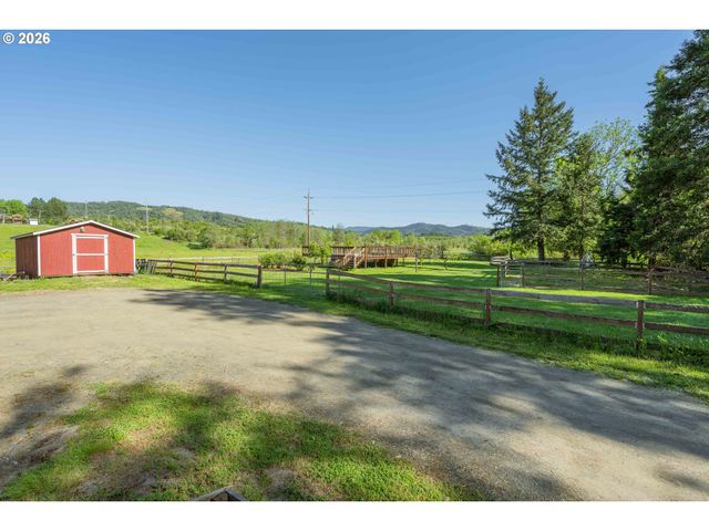 301 WINERY Ln, Roseburg, OR 97471