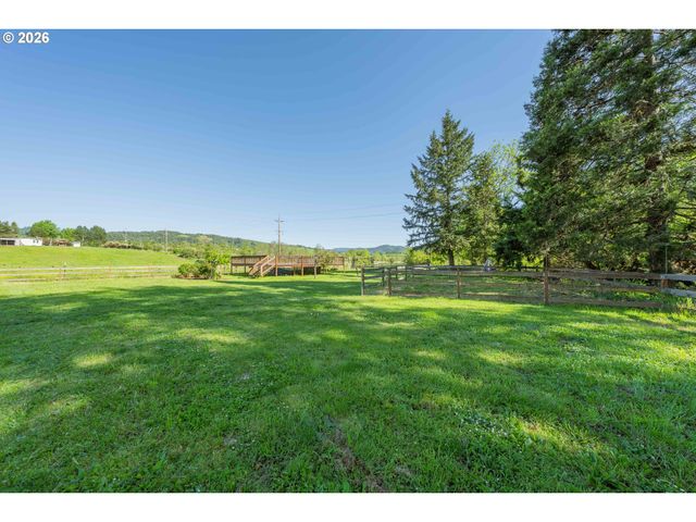 301 WINERY Ln, Roseburg, OR 97471