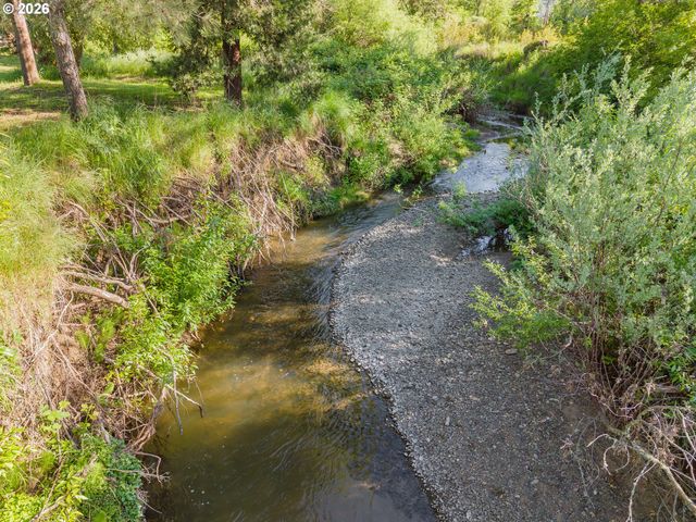 301 WINERY Ln, Roseburg, OR 97471