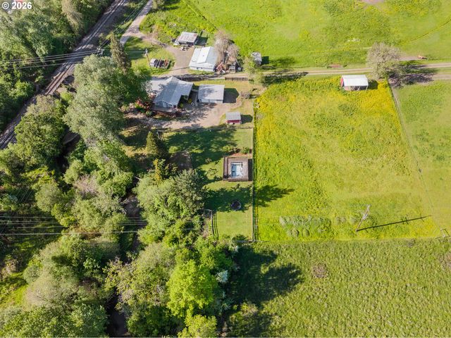 301 WINERY Ln, Roseburg, OR 97471