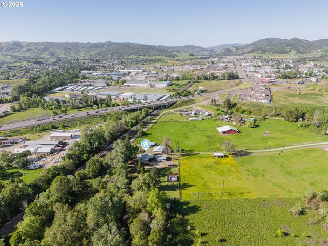 301 WINERY Ln, Roseburg, OR 97471