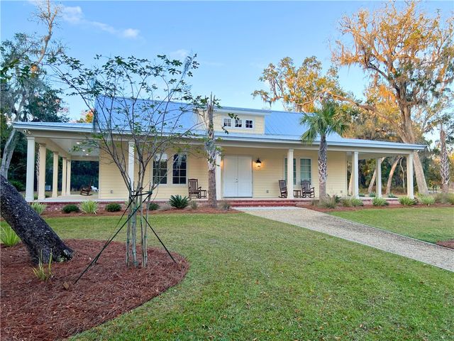 321 Harbour Island Circle, Waverly, GA 31565