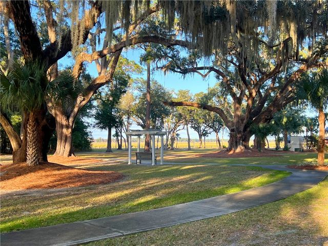 321 Harbour Island Circle, Waverly, GA 31565