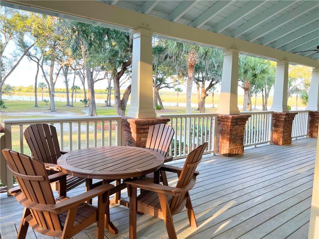 321 Harbour Island Circle, Waverly, GA 31565