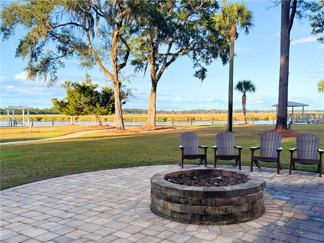 321 Harbour Island Circle, Waverly, GA 31565