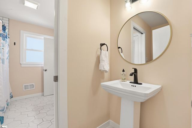 400 Clarendon Drive, Easley, SC 29642