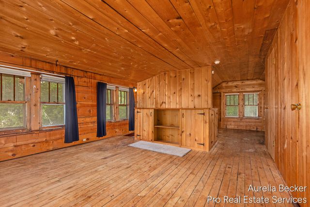 210 44th Street, Grand Rapids, MI 49548