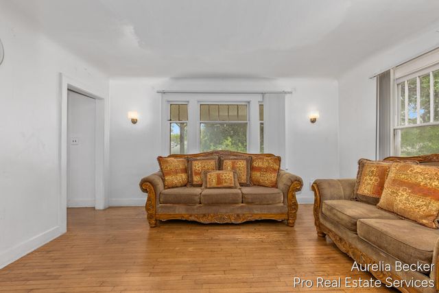 210 44th Street, Grand Rapids, MI 49548