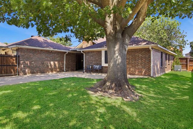 2701 Beau Drive, Mesquite, TX 75181