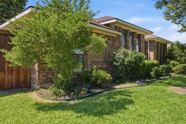 2701 Beau Drive, Mesquite, TX 75181