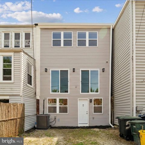 523 OGLETHORPE ST NW, Washington, DC 20011