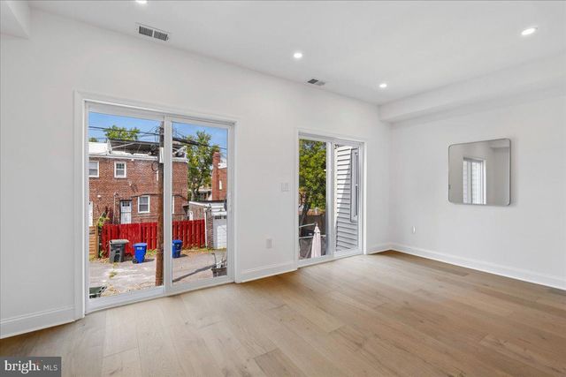 523 OGLETHORPE ST NW, Washington, DC 20011