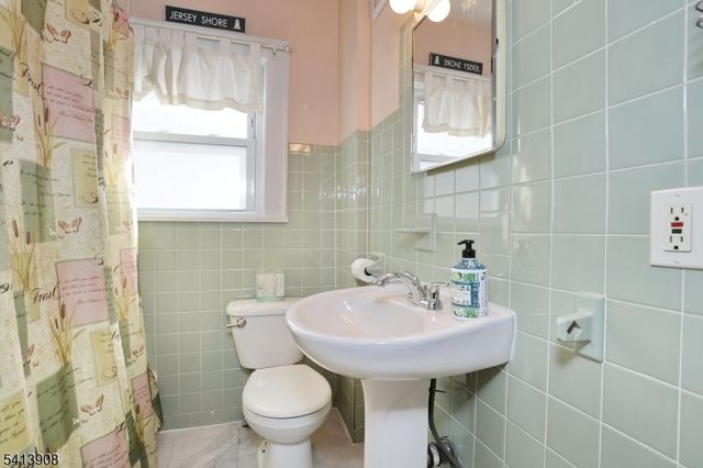 101 7Th Ave, Hawthorne Boro, NJ 07506