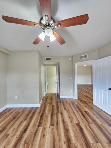 1063 Golden Lakes Boulevard 311, West Palm Beach, FL 33411