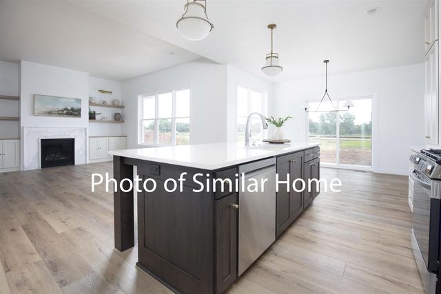 N8860 KILLARNEY WAY, Menasha, WI 54952