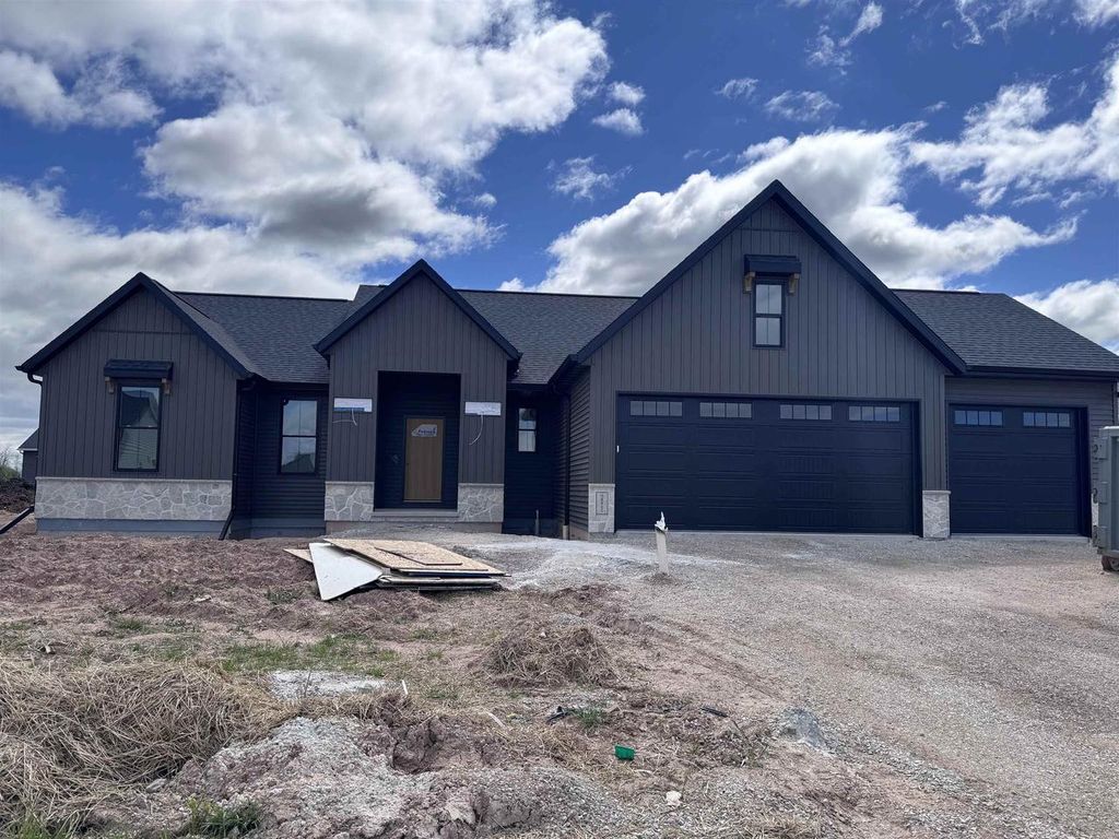 N8860 KILLARNEY WAY, Menasha, WI 54952