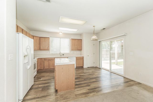 1948 Austin Avenue, Clovis, CA 93611