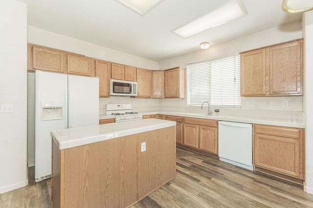 1948 Austin Avenue, Clovis, CA 93611