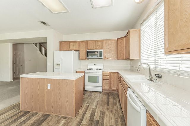 1948 Austin Avenue, Clovis, CA 93611