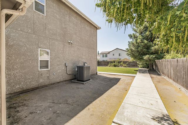 1948 Austin Avenue, Clovis, CA 93611