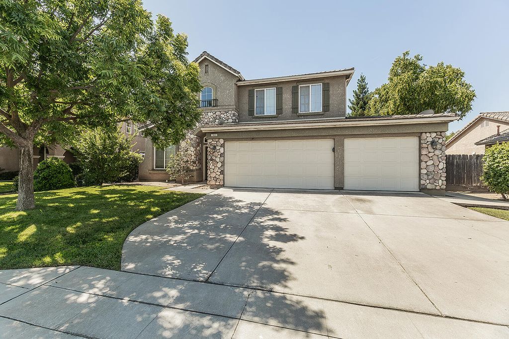 1948 Austin Avenue, Clovis, CA 93611