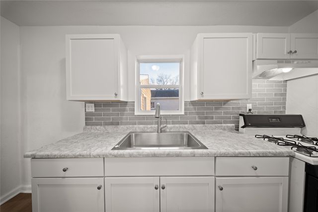 708 N 5th Avenue, Marshalltown, IA 50158