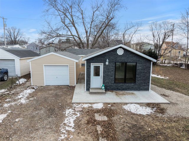 708 N 5th Avenue, Marshalltown, IA 50158