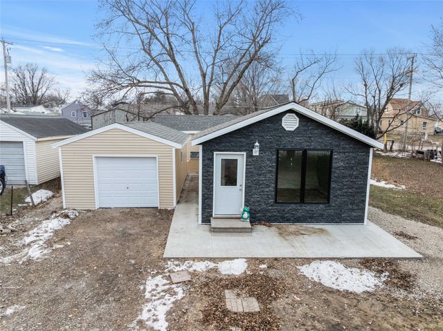 708 N 5th Avenue, Marshalltown, IA 50158