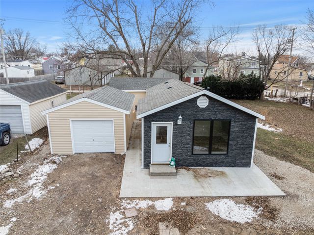 708 N 5th Avenue, Marshalltown, IA 50158