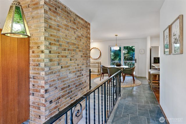 23321 75th Avenue W, Edmonds, WA 98026