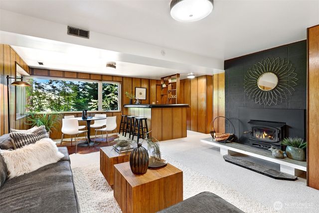 23321 75th Avenue W, Edmonds, WA 98026