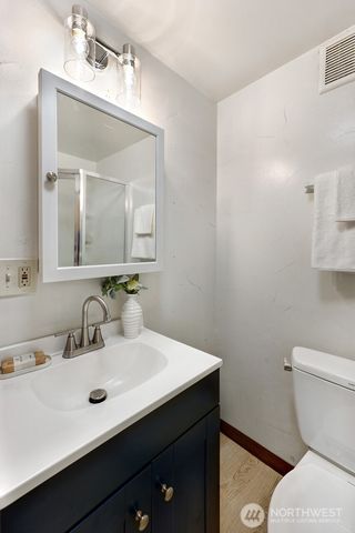 23321 75th Avenue W, Edmonds, WA 98026
