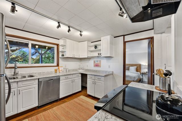 23321 75th Avenue W, Edmonds, WA 98026