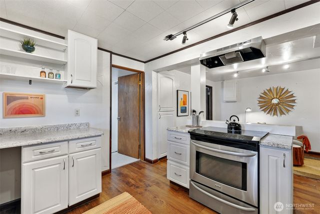 23321 75th Avenue W, Edmonds, WA 98026