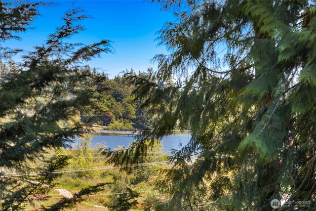 23321 75th Avenue W, Edmonds, WA 98026