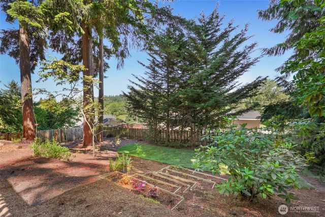 23321 75th Avenue W, Edmonds, WA 98026