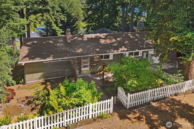 23321 75th Avenue W, Edmonds, WA 98026