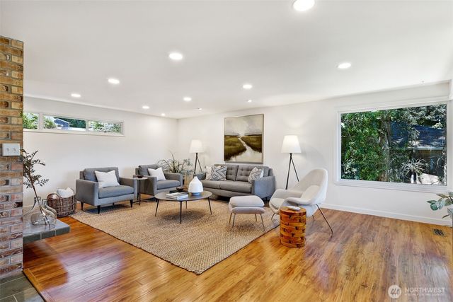 23321 75th Avenue W, Edmonds, WA 98026