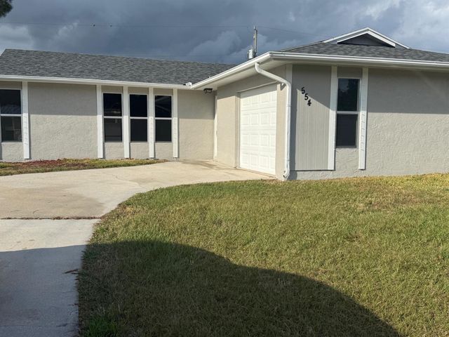 554 NW Twylite Terrace, Port St Lucie, FL 34983