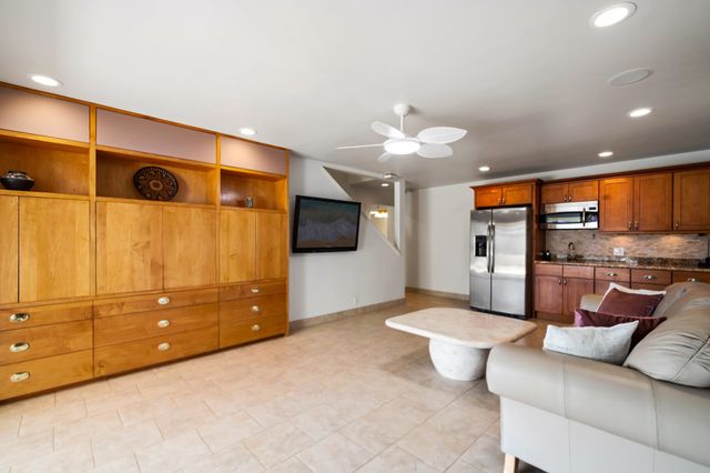 198 Heleuma Pl, Kihei, HI 96793