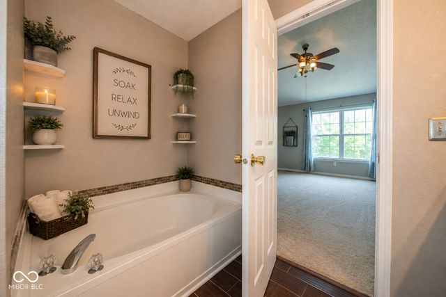 15427 Outside Trail, Noblesville, IN 46060