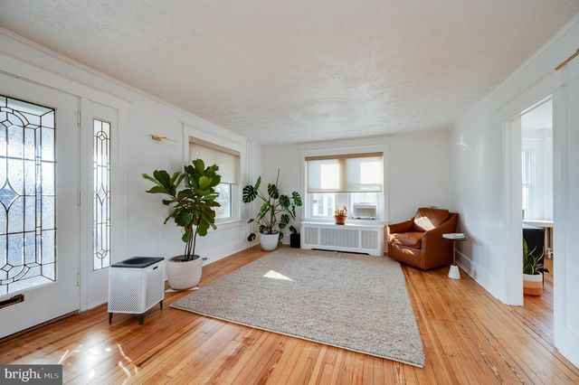 2021 NOBLE ST, Reading, PA 19609