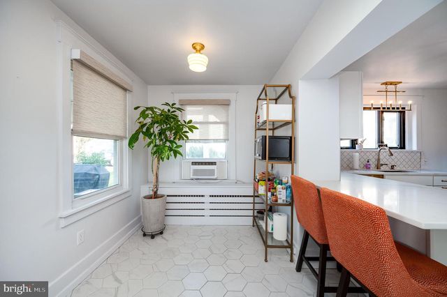 2021 NOBLE ST, Reading, PA 19609